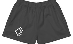 Finding the Right Length: Mini Shorts vs. Bermuda Shorts