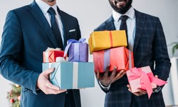 A Gifting Expert’s Guide to International Gifting Etiquettes for the Holidays