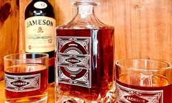 What Makes a Whiskey Decanter Gift Set a Great Present?