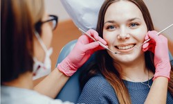 Choosing the Right Cosmetic Dentistry Treatment: Veneers vs. Composite Bonding