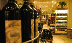 Comparing White Wine Varietals: Which Ones Stand Out on Liquor Store Shelves