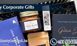 How to Impress Clients: The Art of Corporate Customized Gifts