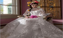 Exploring The Timeless Beauty Of Reem Acra Wedding Dresses