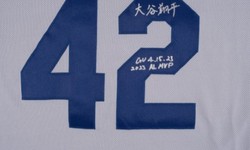 Otani's '42' uniform is up for auction Expected bidding price exceeds 100 million won