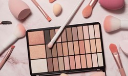 What Techniques Can You Use to Make Your Eyes Pop With a Nude Eyeshadow Palette?