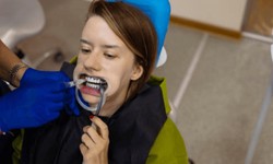 7 Signs You Need An Emergency Denture Adjustment
