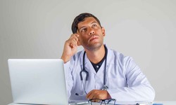 What is the difference between an EHR and an EMR?