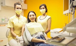 Choosing Smiles: Finding the Best Family Dentist"