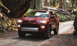 What advanced technology and infotainment features are included in the Toyota RAV4?