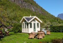 Job Responsibilities of Real Estate Agents in Smith Mountain Lake, VA