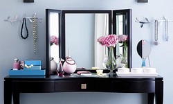 The Beauty of Makeup Mirrors: Elevating Your Daily Routine