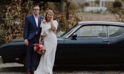 What Should You Consider When Planning Wedding Floral Arrangements?