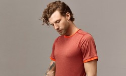 Revolutionizing Comfort: Why Every Man Needs a Seamless T-Shirt