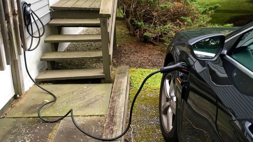 Electric cars can now energy your property for three days
