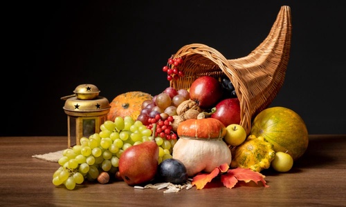 The Great New England Flavor Faceoff: Apples vs. Maple Syrup