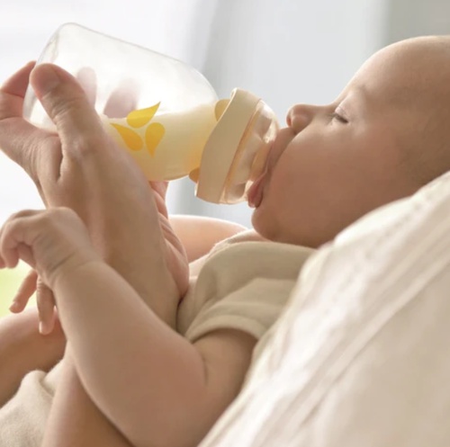 Decoding the Milk Mystique: A Comprehensive Guide to Breast feeding Bottles