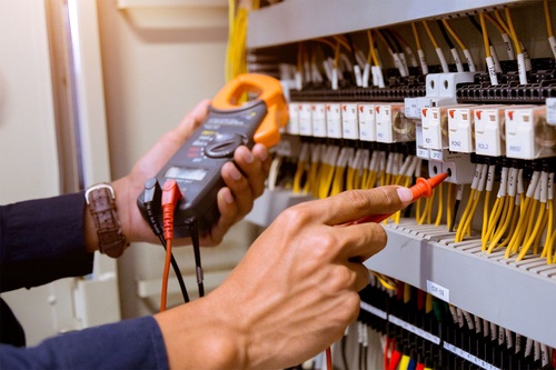 Evolving Technology: Electricians in the Digital Age