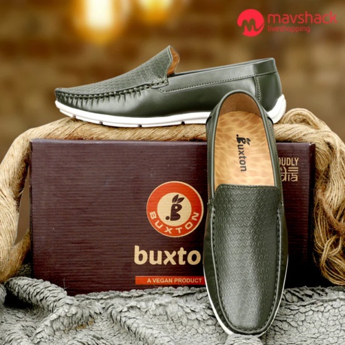 Loafers for All Seasons: A Year-Round Footwear Choice