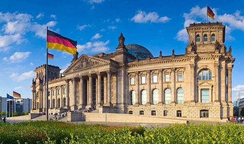 From Learning to Earning: MFin Colleges in Germany