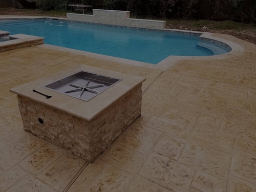 How to Choose the Right Swimming Pool Contractors in Houston
