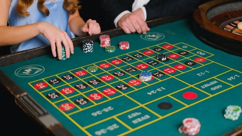 Mastering Baccarat Online: A Guide to Baccarat Casino Games and Strategies