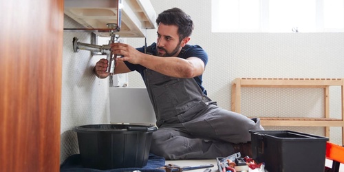 When to DIY and When to Call a Professional Plumber in Hyderabad