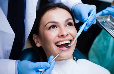 Choosing the Right Specialist for Root Canal Treatment in Dubai
