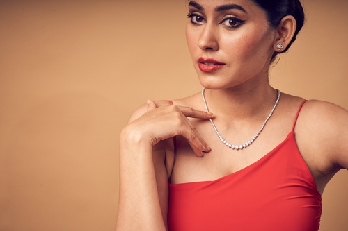 Unlocking Elegance: The Perfect Necklaces with Earrings Ensemble