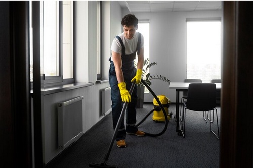 Crystal Clear Offices: Discovering the Pinnacle of Commercial Cleaning Services