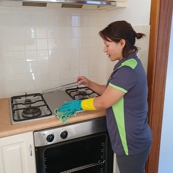 4 Most Convincing Reasons for You to Consider Hiring Home Cleaners