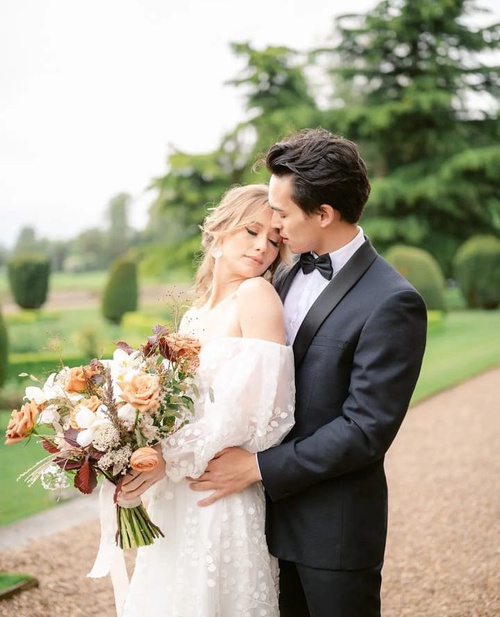 "Capturing Timeless Moments: The Artistry of an Editorial Wedding Photographer"