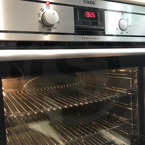 Oven Cleaning Epsom Tips: How to Prevent Oven Smoke