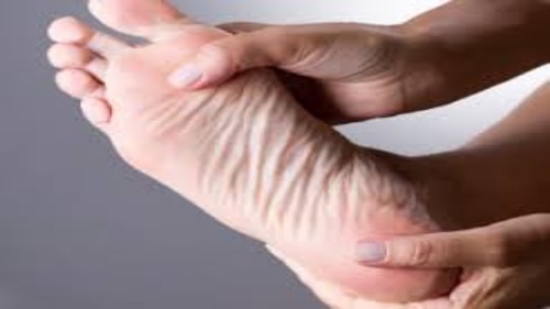 Navigating Care with a Foot Doctor in St. Clair Shores, MI, and Podiatrist in Macomb, MI