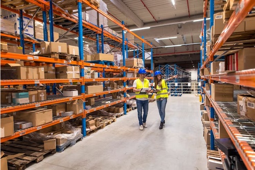 Scaling Heights: Optimizing Vertical Storage with Industrial Pallet Racks
