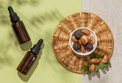 From Seed to Serum: Embracing the Purity of Certified Organic Castor Oil