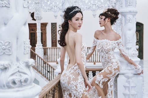 Tips for Choosing a Bridal Gown in Singapore That Complements Your Venue